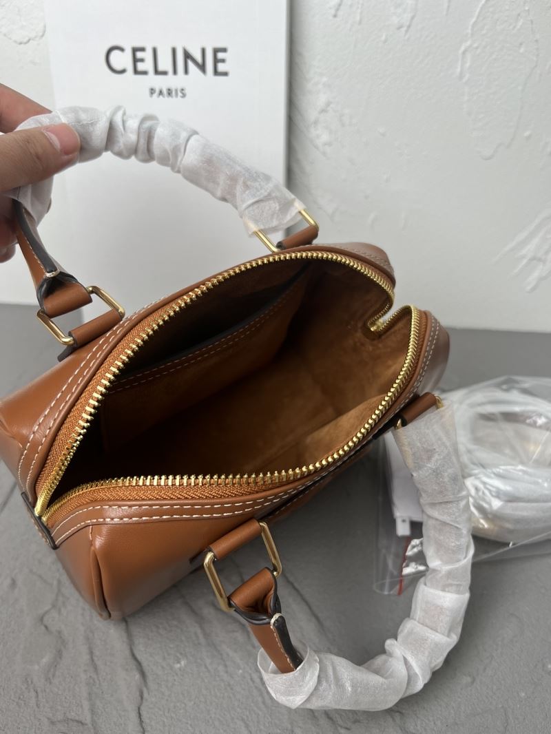 Ce1i*e triomphe bags